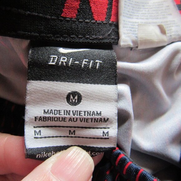 Nike Men's Dri Fit Shorts Navy and Red Medium - Picture 3 of 3